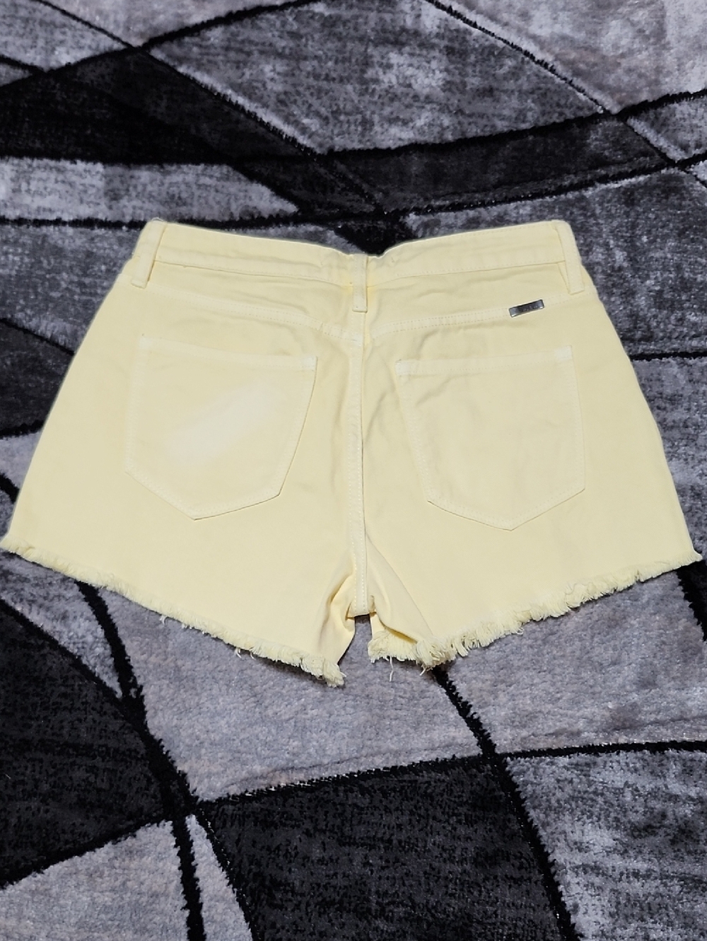 KANCAN YELLOW HIGH-RISE RAW-EDGE FRAYED HEM DENIM JEAN SHORTS